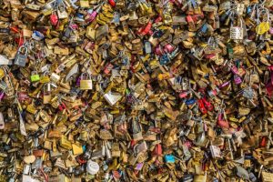 new love lock bridge paris